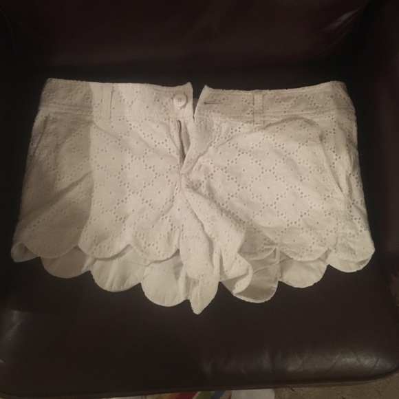 Lilly Pulitzer size 8 white shorts
