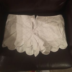 Lilly Pulitzer size 8 white shorts