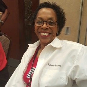 Meet your Posher, Cynthia