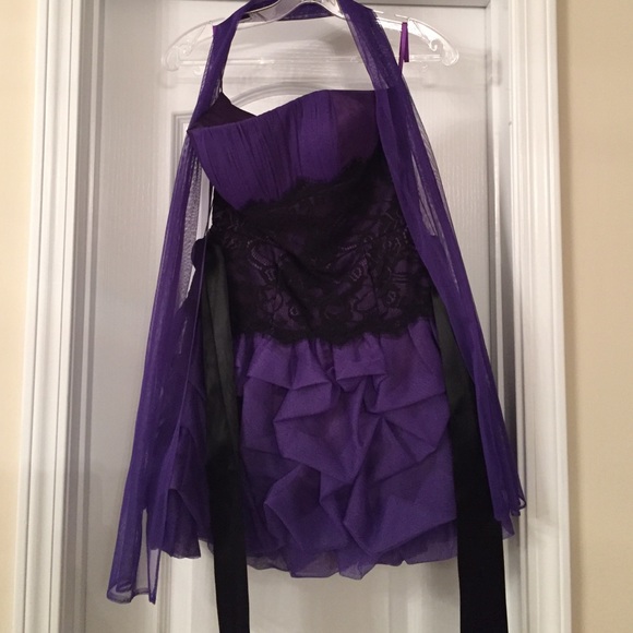 Dressy attire for any special event. - Picture 1 of 4