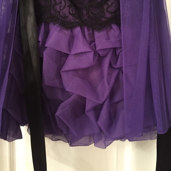 Dressy attire for any special event. - Picture 3 of 4