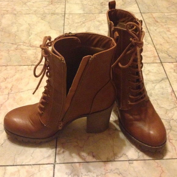 Soda Malia Vegan Ankle Boots *NEW ONLY WORN ONCE* - Picture 2 of 4