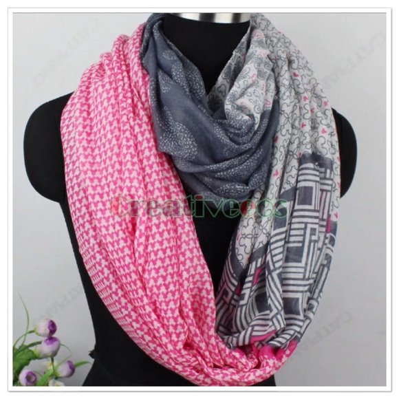 Accessories - Super cute Mickey infinity scarf!