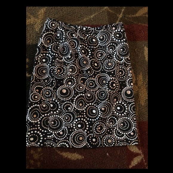 ONE HOUR SALE Beautiful printed skirt