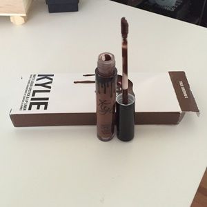 TRUE BROWN K LIPSTICK ONLY