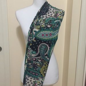 Green Paisley Design Leggings