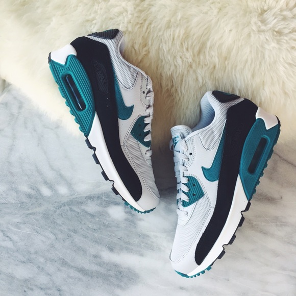 Nike Shoes - Nike Air Max 90 Essential Sneakers