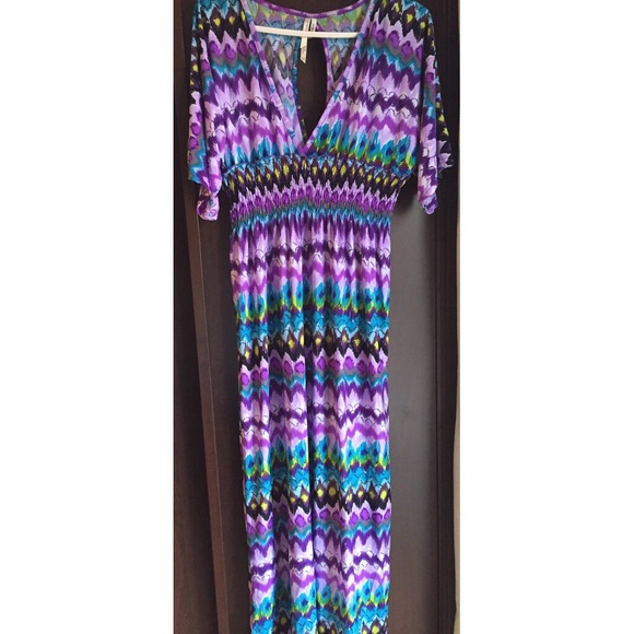 NEVER WORN patterned dress