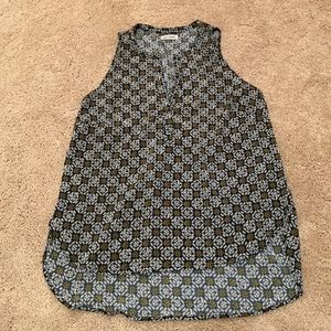 Oat + Fawn sleeveless v-neck top