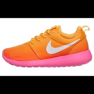 Nike women roshe run pink/orange/white