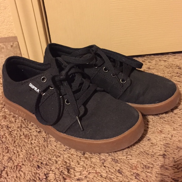 Supra skate shoe