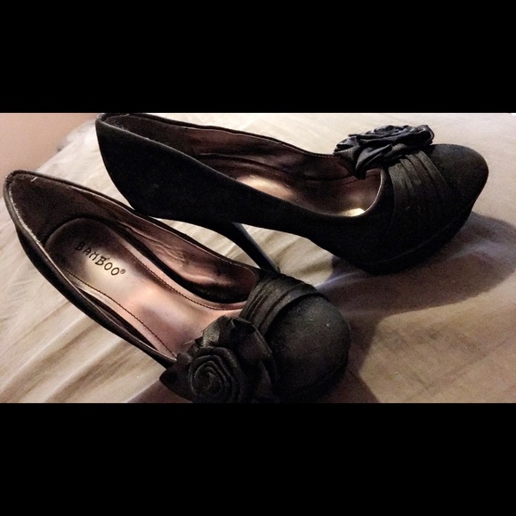 Black heels - Picture 1 of 1