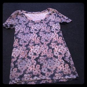 Like new, BDG brand, floral tshirt