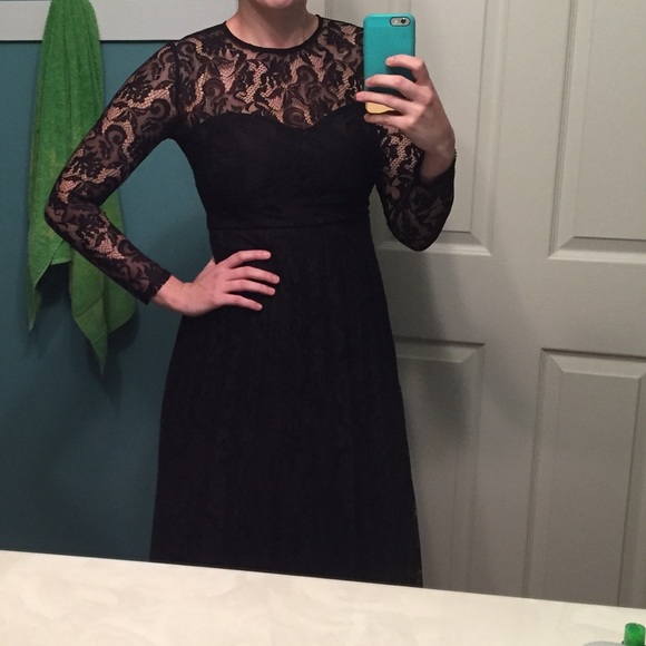 Black lace overlay midi dress - Picture 2 of 4