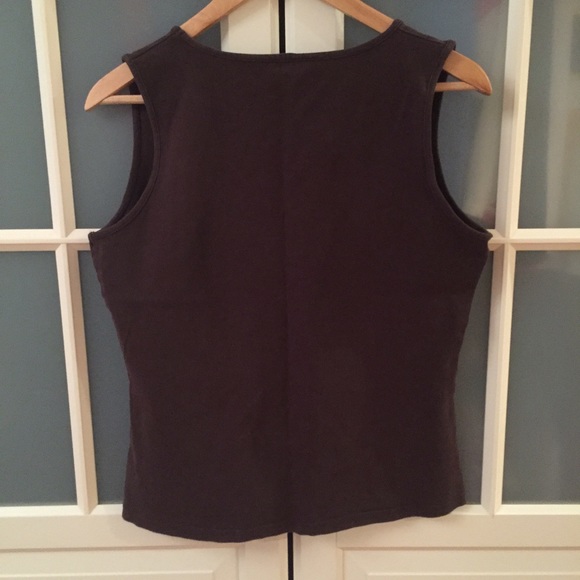 Sleeveless T-Shirt. Perfect as a base layer! - Picture 4 of 4