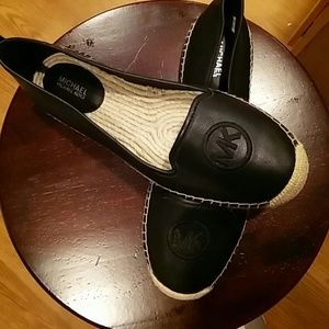 Micheal kors flats