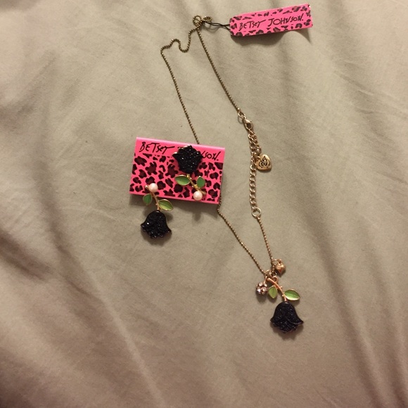 Earring n necklace set