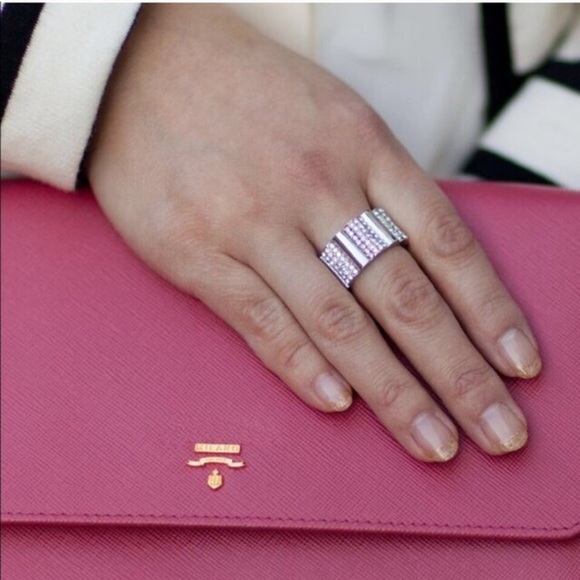 Pave scallop ring
