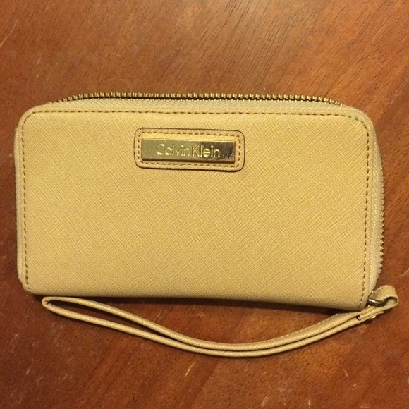 CALVIN KLEIN WRISTLET!