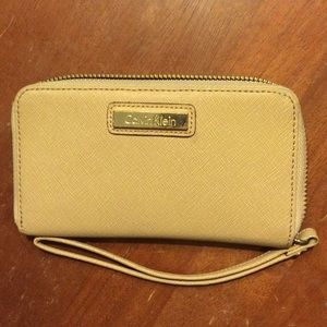 CALVIN KLEIN WRISTLET!