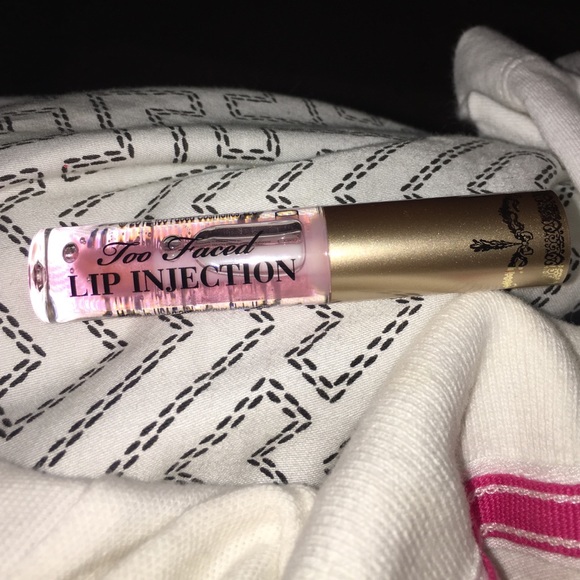 Too Faced Lip Injection