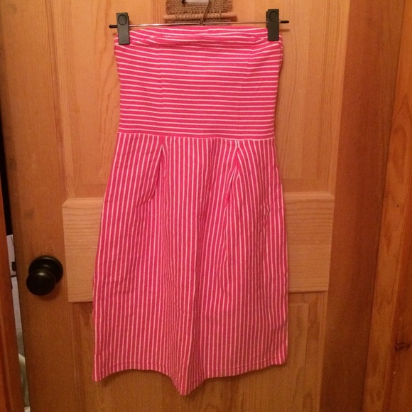 Pink stripped spring/summer dress! 🎀