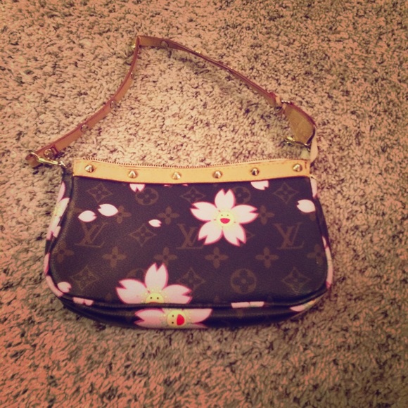 Authentic Louis Vuitton small purse.