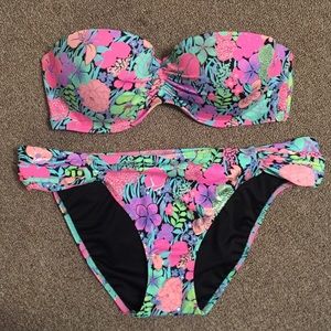 Victoria's Secret strapless swimsuit! Size medium!