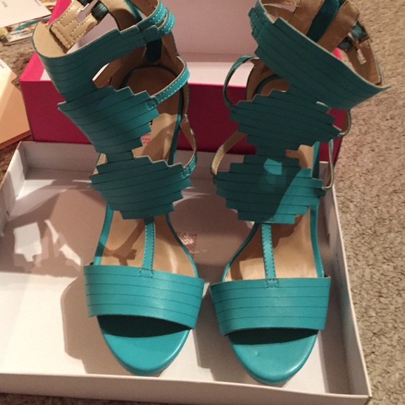 NWT Teal Heals✔️‼️‼️