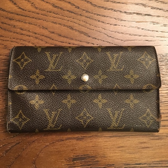 REDUCED Authentic Louis Vuitton Mantellier wallet