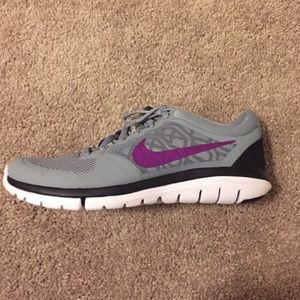TRADED Nike Women's Flex 2015 Run