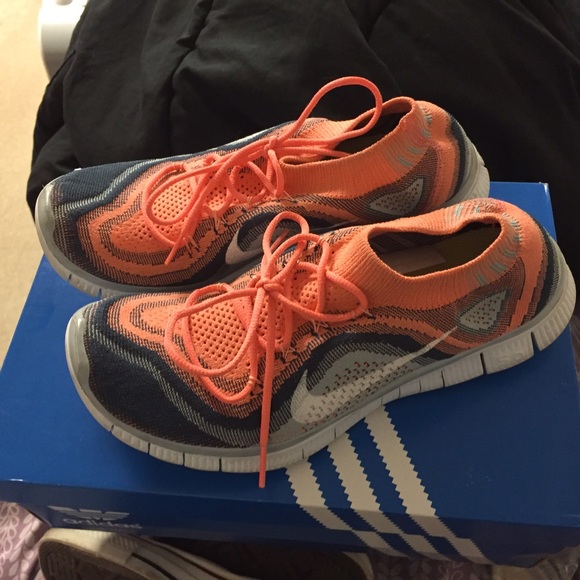 NEED GONE!! Nike Free 5.0 Flyknit