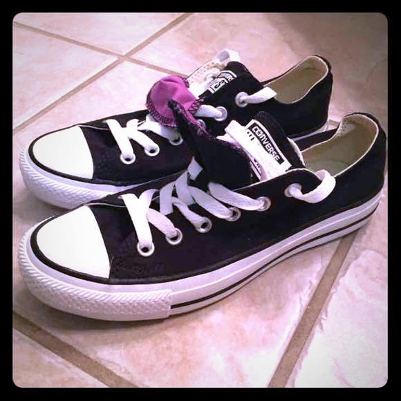🚫SOLD ON MERCARI🚫Converse Chuck Taylor sneakers