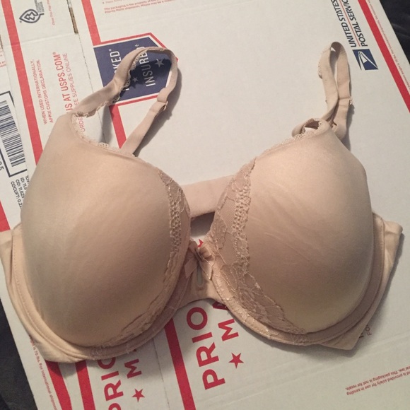 Victoria's Secret bra. Body by Victoria collection