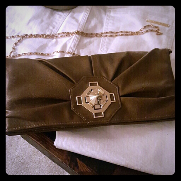 NWOT Clutch
