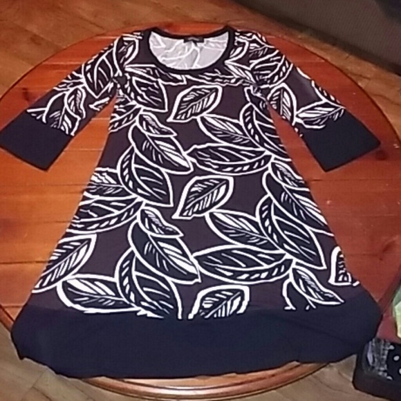 ✨Gifted✨ Lightweight leaf dress