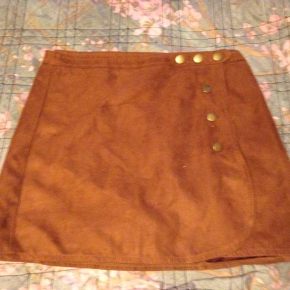 Pacsun skirt with button size small fits medium