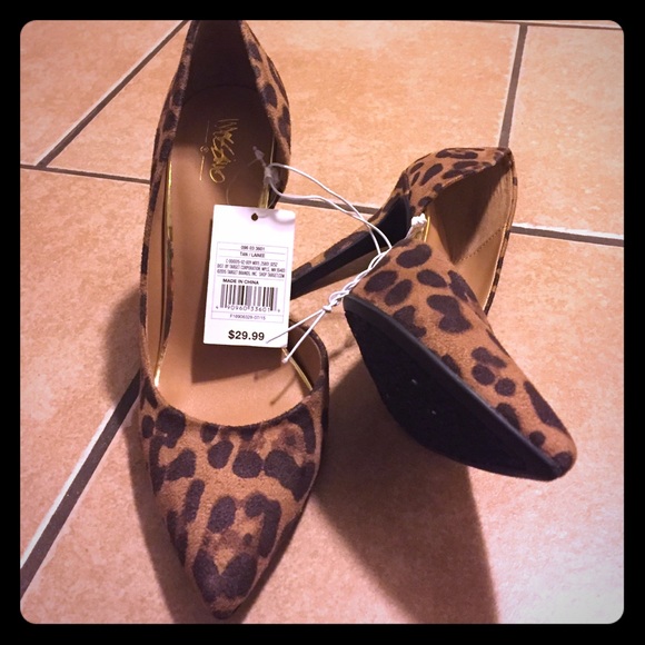 Leopard Pumps