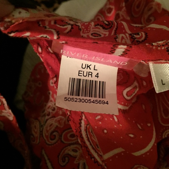 ❌SOLD❌Red bandana print sugar skull romper - Picture 3 of 4