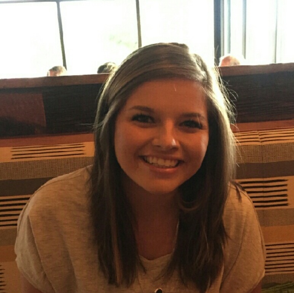 Meet your Posher, Amanda - Picture 1 of 1