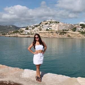 Meet your Posher, Vita