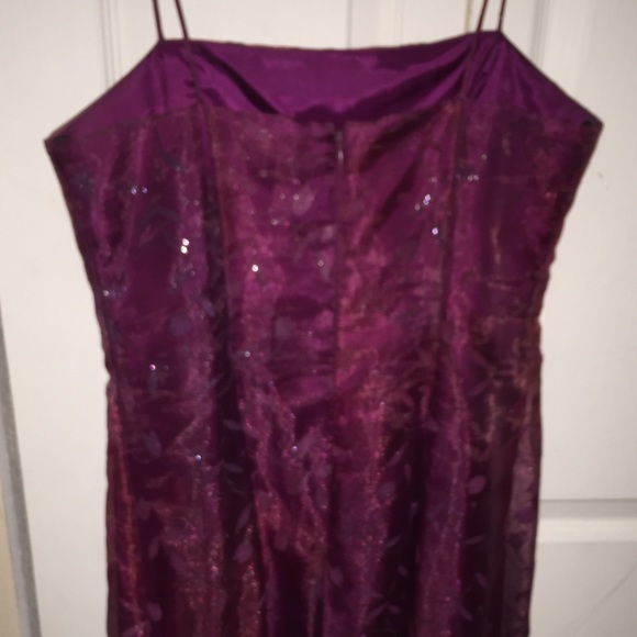 PROM DRESS - Picture 2 of 4