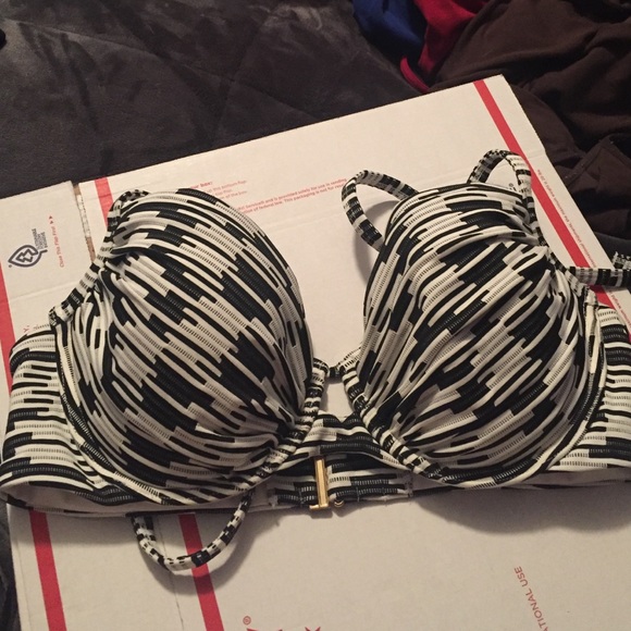 Victorious secret swim top