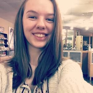 Meet your Posher, Chloe