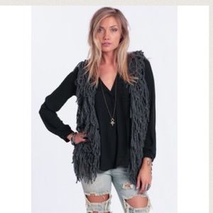 Blu Pepper Fringe Vest in Gray