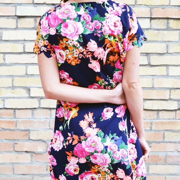 Scallop trim floral dress - Picture 3 of 4