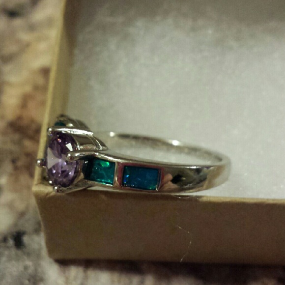 Ring - Picture 2 of 3