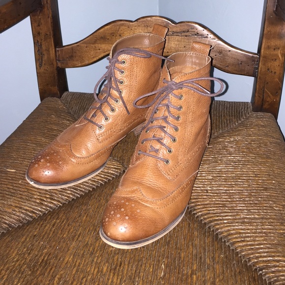 VINTAGE INSPIRED BROUGE BOOTS