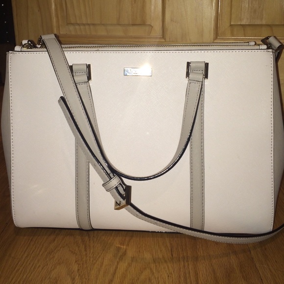 SOLD!! Kate spade - Picture 1 of 4