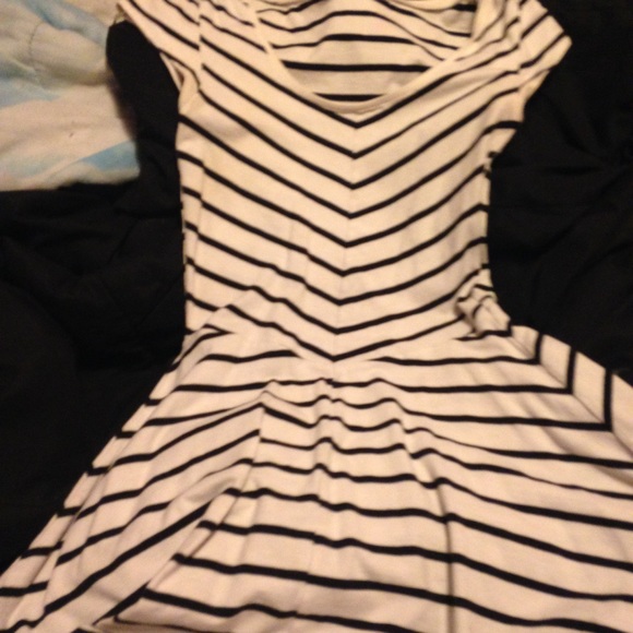 White and black striped dress - Picture 1 of 2